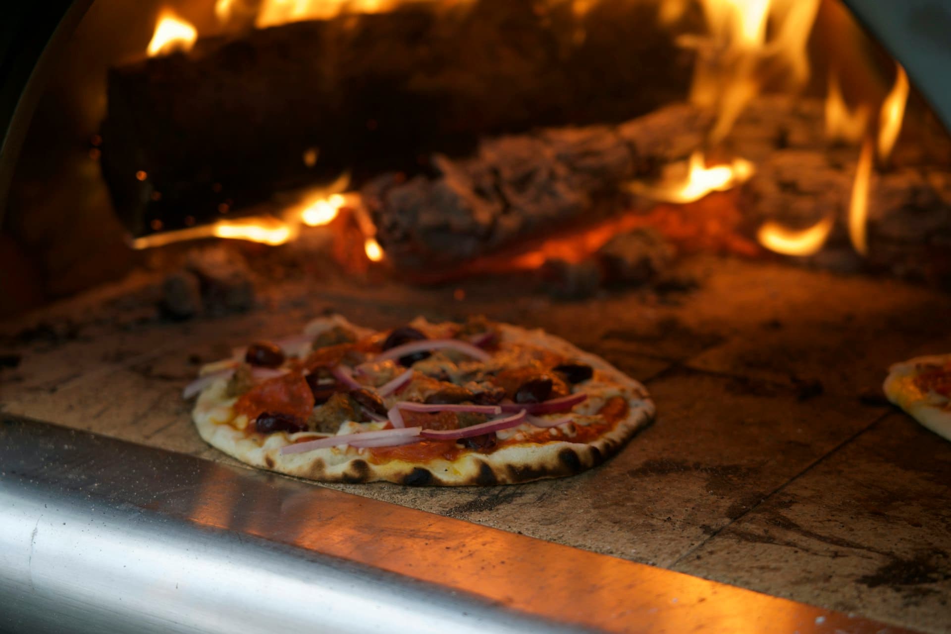 Fatüzelésű pizzakemence — Rdealer gasztrotechnika